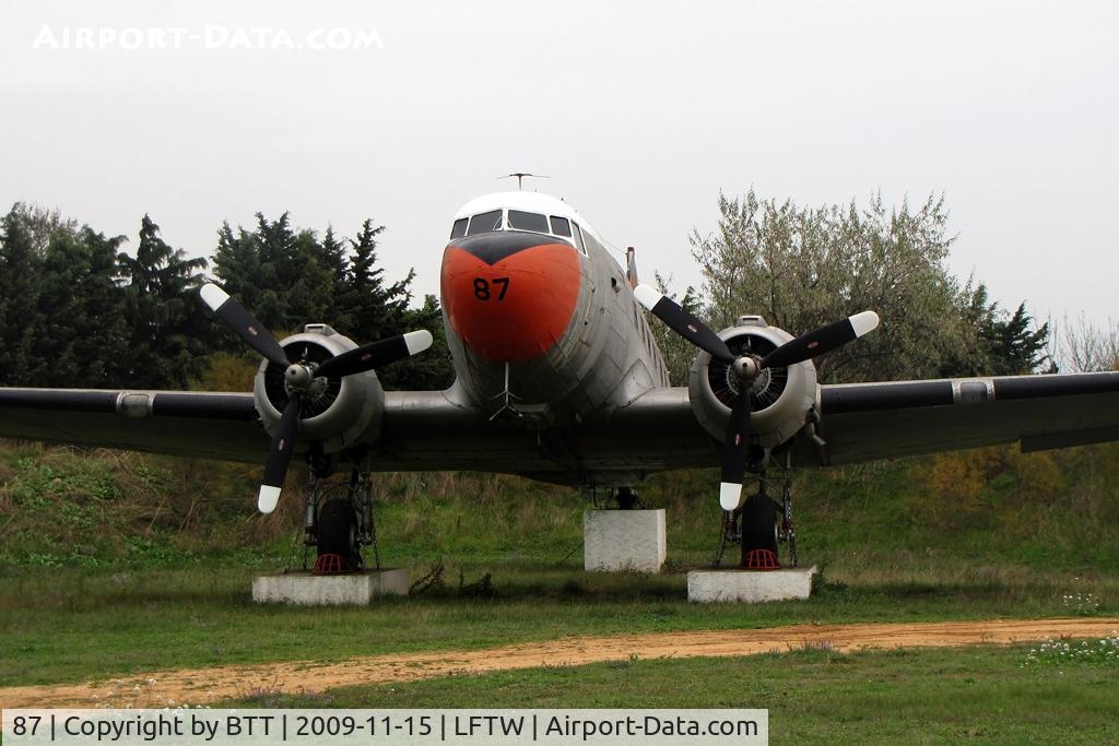 87, 1942 Douglas DC-3A-360 (C-47) C/N 4579, French Navy trainer