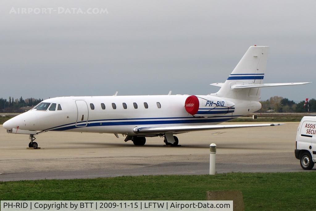 PH-RID, 2008 Cessna 680 Citation Sovereign C/N 680-0212, Parked