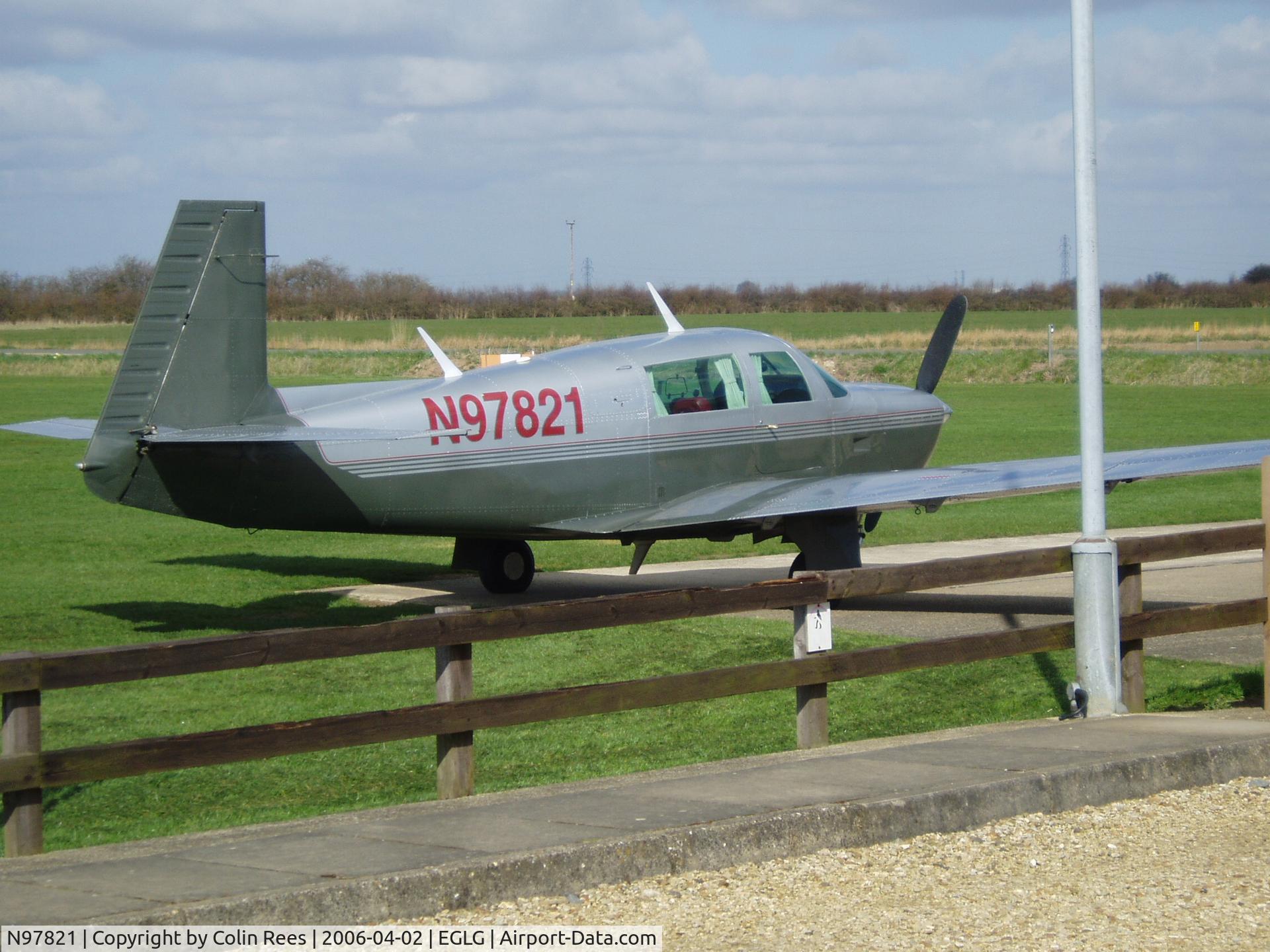 N97821, 1981 Mooney M20J 201 C/N 24-1080, Note the red speed brakes set in the wings.