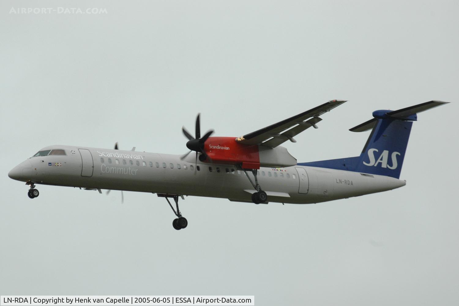 LN-RDA, 1999 De Havilland Canada DHC-8-402Q Dash 8 C/N 4013, SAS Dash8-400 approaching Stockholm Arlanda airport, Sweden.