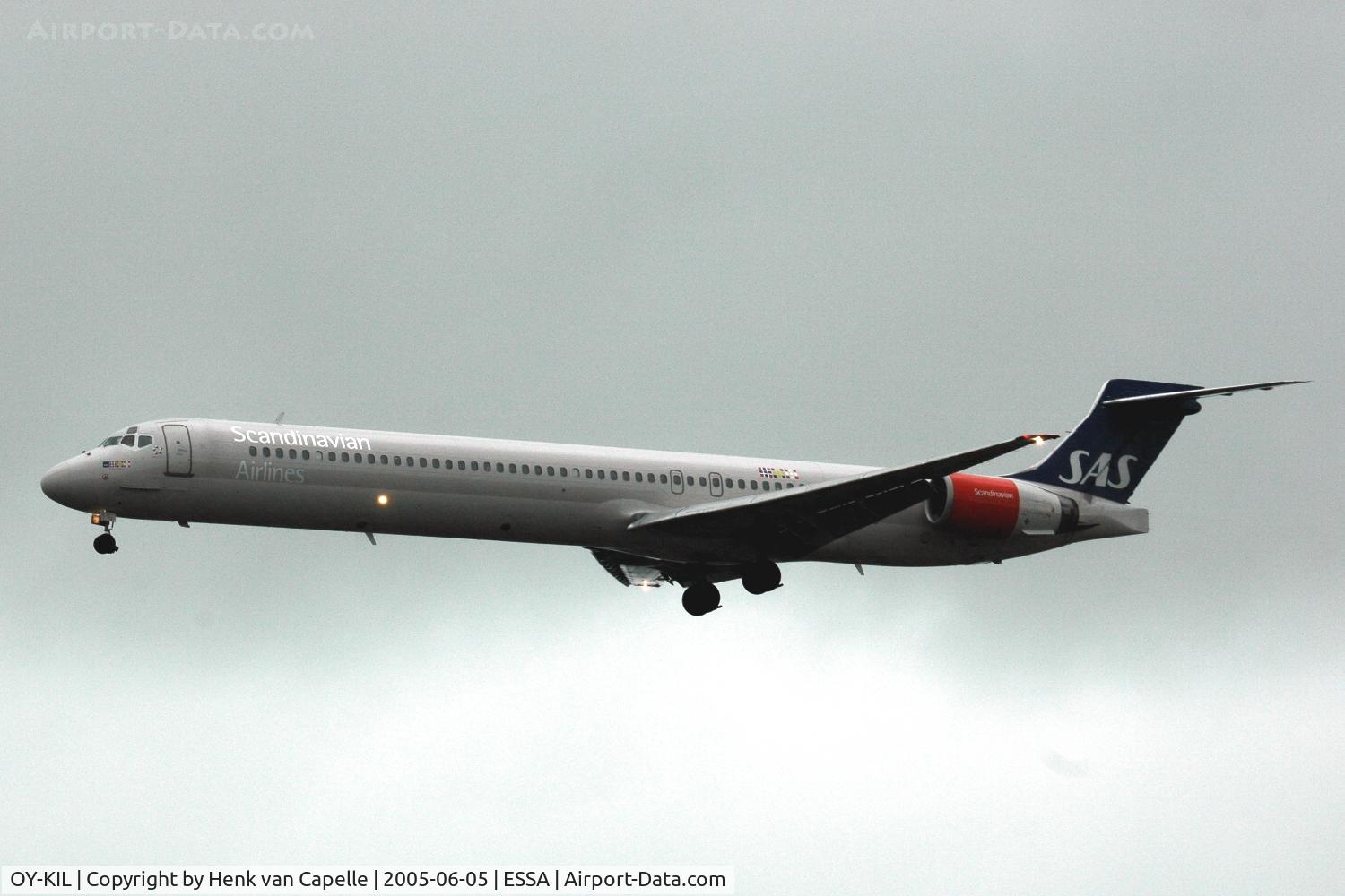 OY-KIL, 1996 McDonnell Douglas MD-90-30 C/N 53458, Scandinavian Airlines MD-90-30 on approach to  Stockholm Arlanda airport, Sweden.