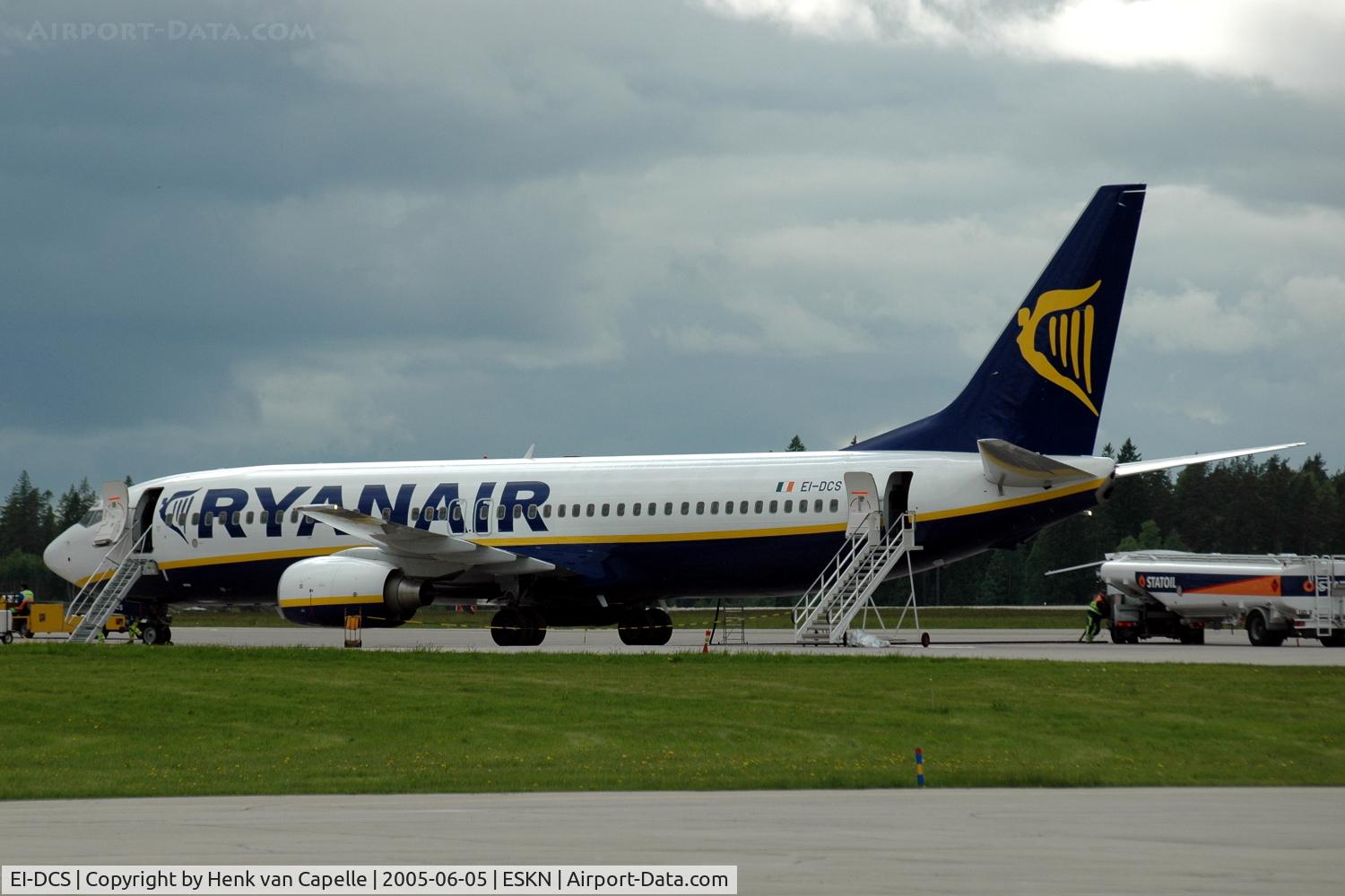 EI-DCS, 2004 Boeing 737-8AS C/N 33812, Boeing 737-8AS, without winglets, of Ryanair at Nyköping Skavsta airport, Sweden.