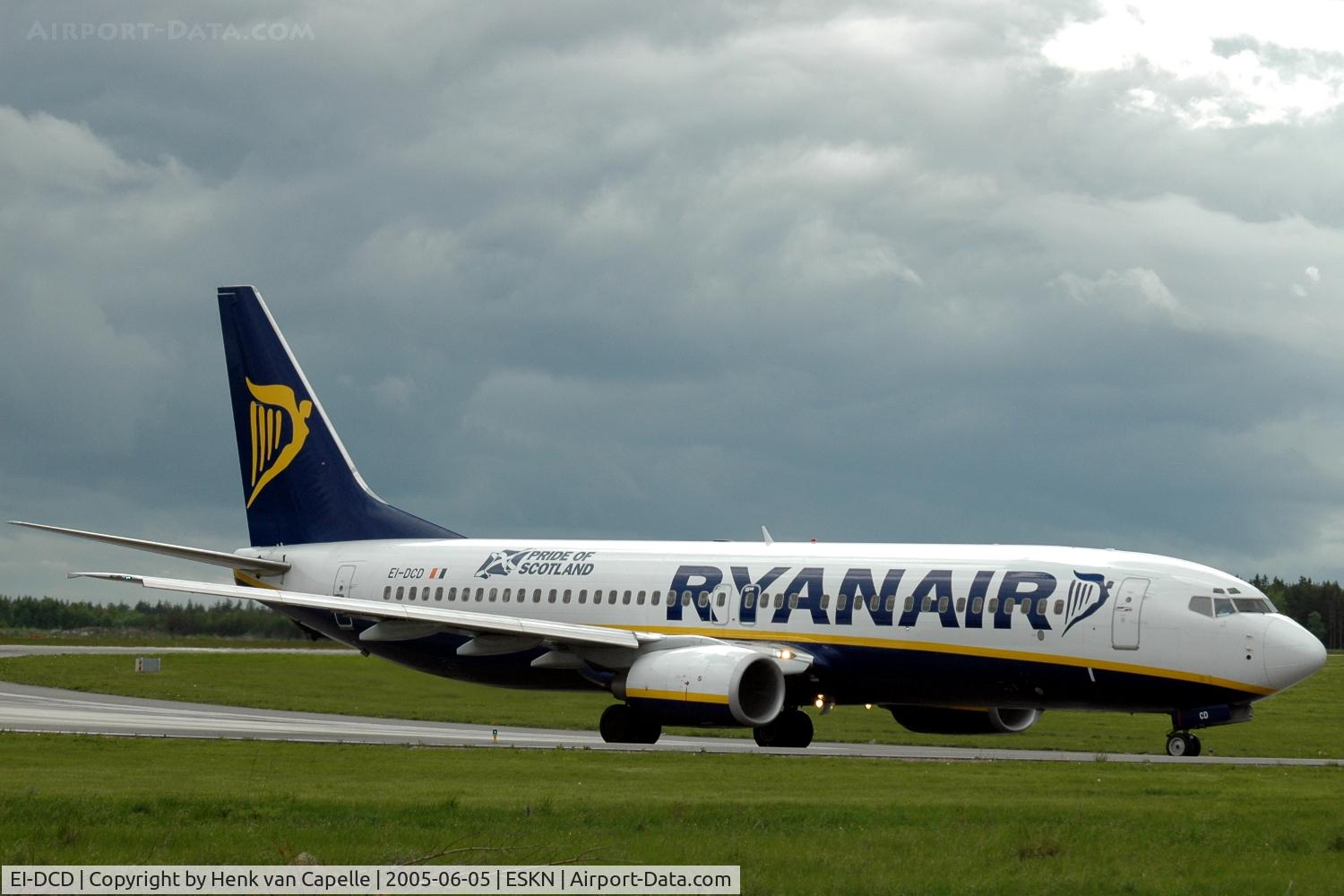 EI-DCD, 2004 Boeing 737-8AS C/N 33562, Ryanair Boeing 737-800 (without winglets) taxying at Nyköping Skavsta airport, Sweden.