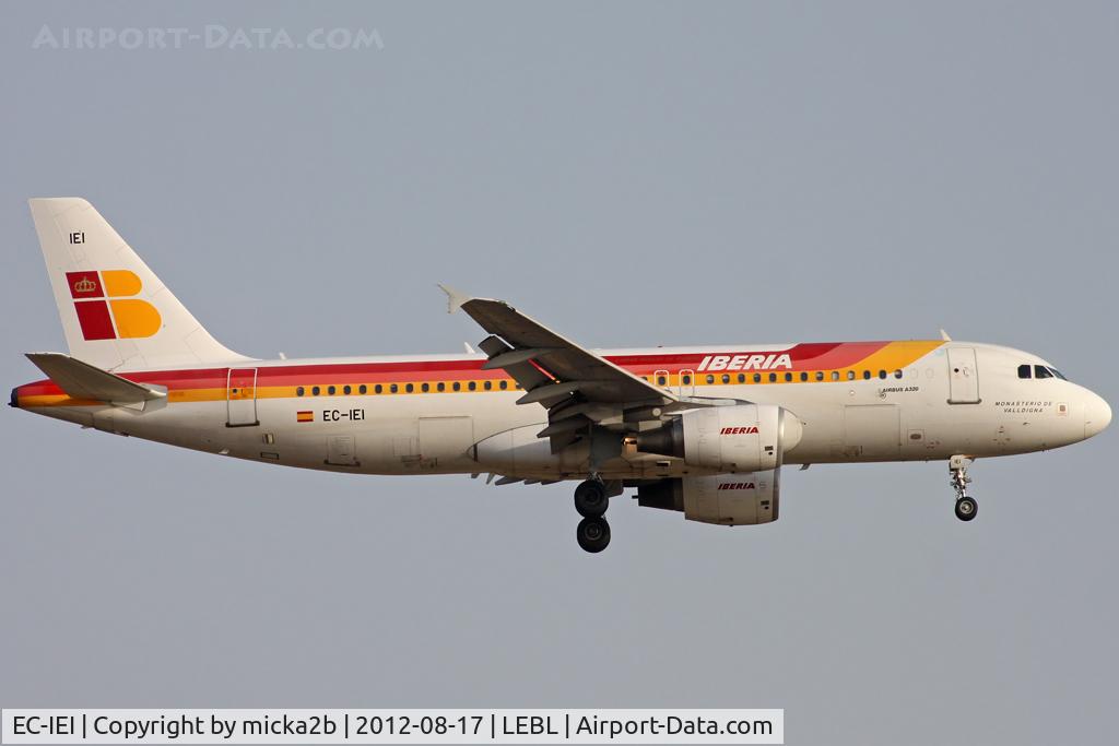 EC-IEI, 2001 Airbus A320-214 C/N 1694, Landing