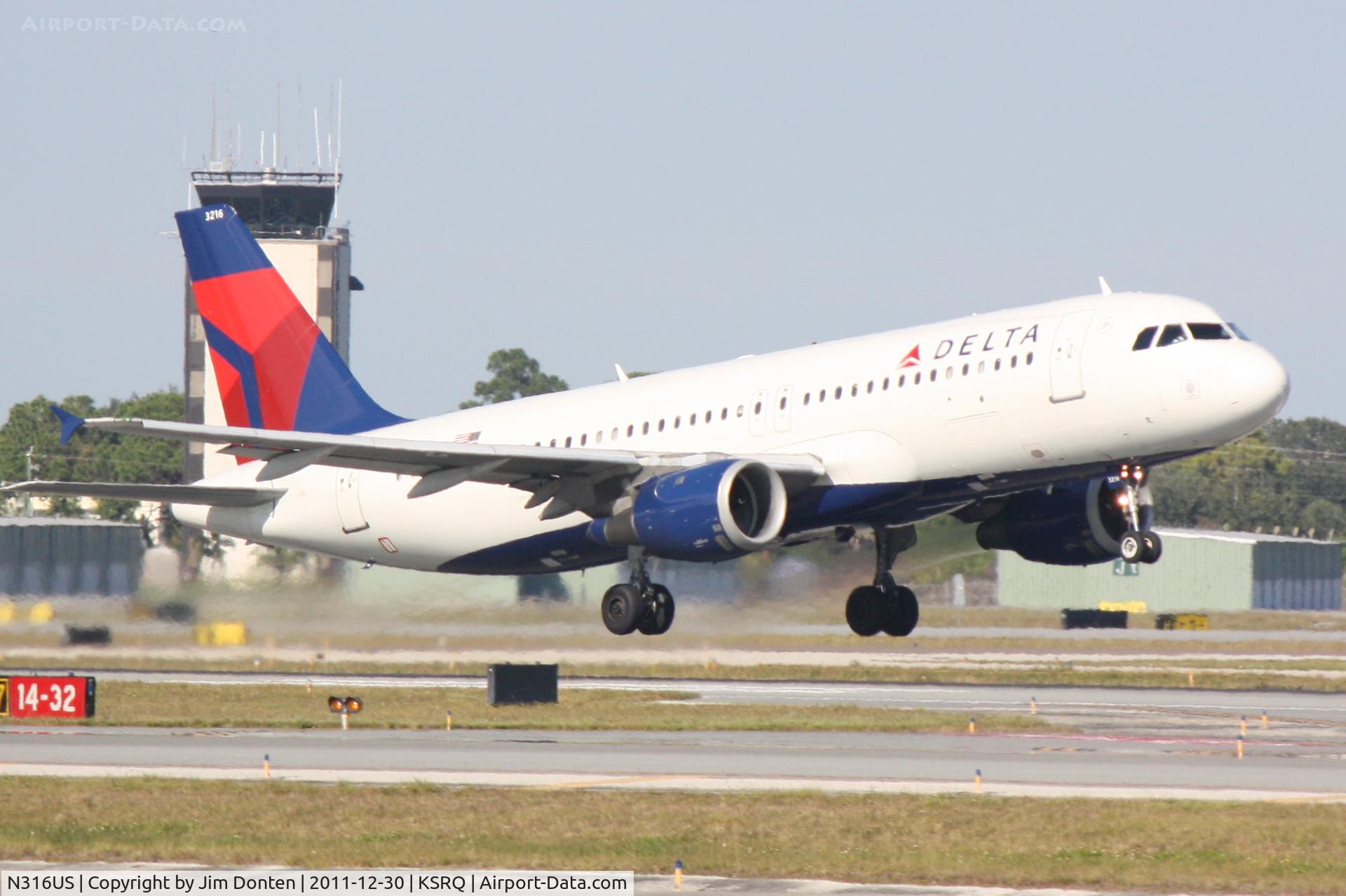 N316US, 1991 Airbus A320-211 C/N 192, Delta Flight 1146 (N316US) departs Runway 14 at Sarasota-Bradenton International Airport enroute to Detroit Metropolitan Wayne County Airport