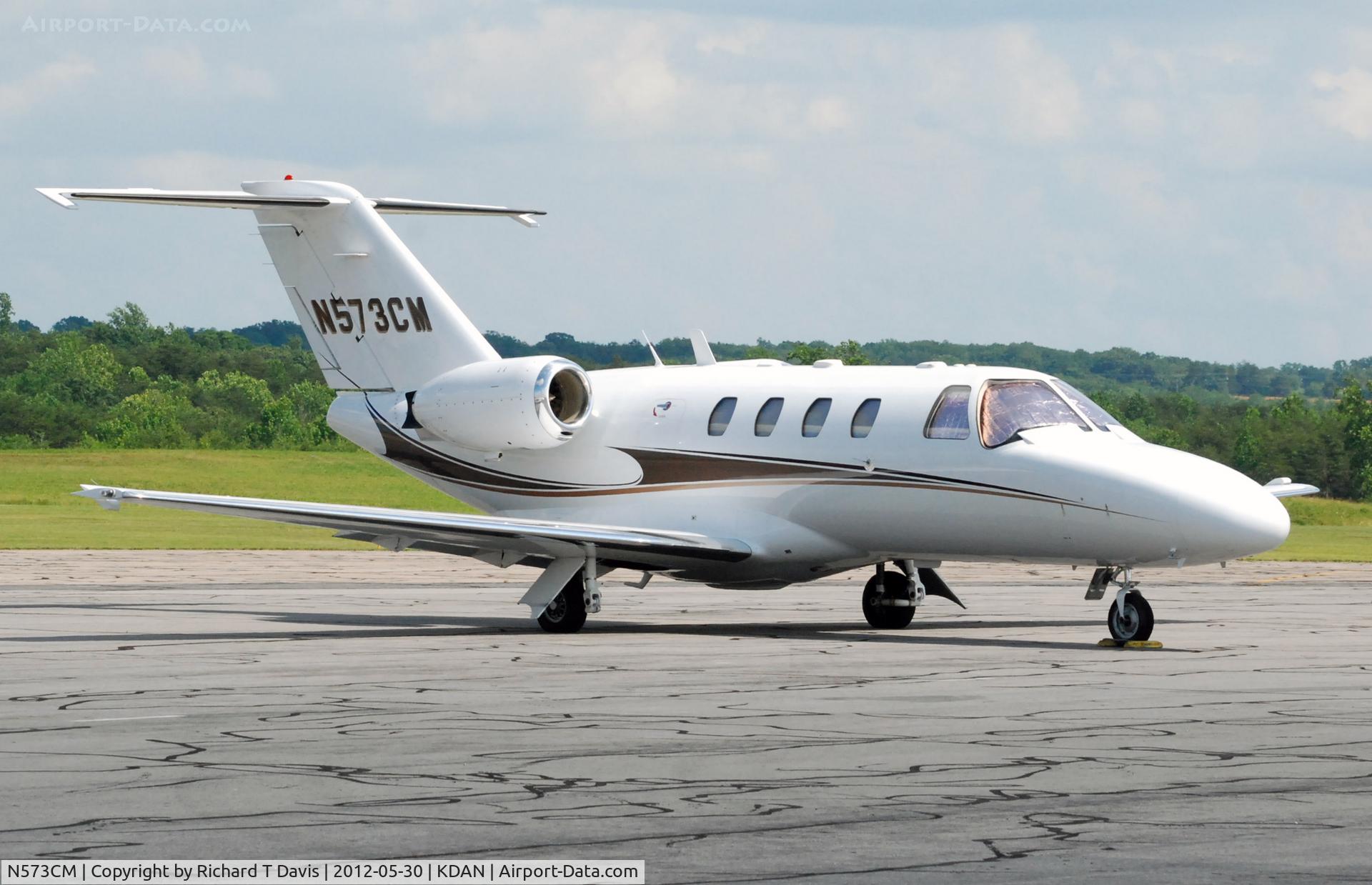 N573CM, 1999 Cessna 525 CitationJet CJ1 C/N 525-0352, 1999 Cessna 525 in Danville Va.
