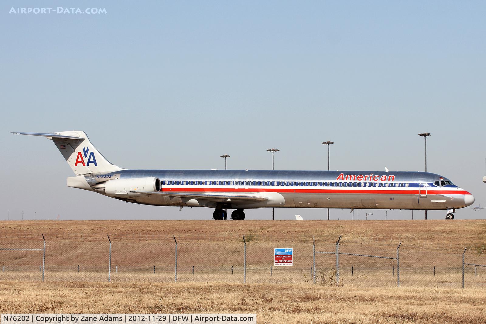 N76202, 1992 McDonnell Douglas MD-83 (DC-9-83) C/N 53292, American Airlines at DFW Airport