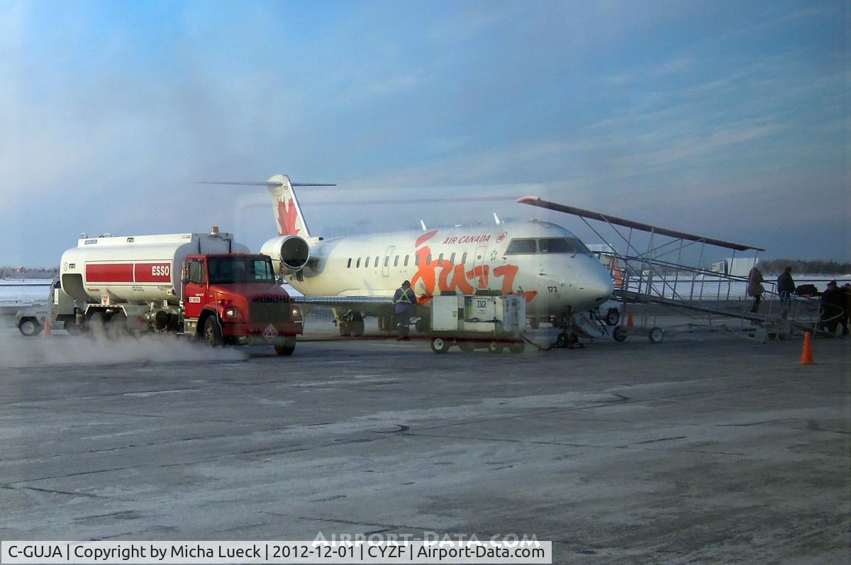 C-GUJA, 2005 Bombardier CRJ-200ER (CL-600-2B19) C/N 8011, Just arrived at -32C!