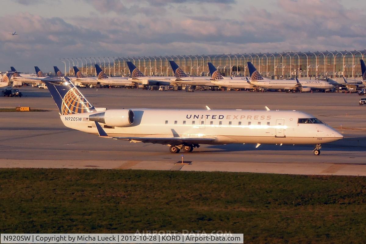 N920SW, 2002 Bombardier CRJ-200LR (CL-600-2B19) C/N 7660, At O'Hare