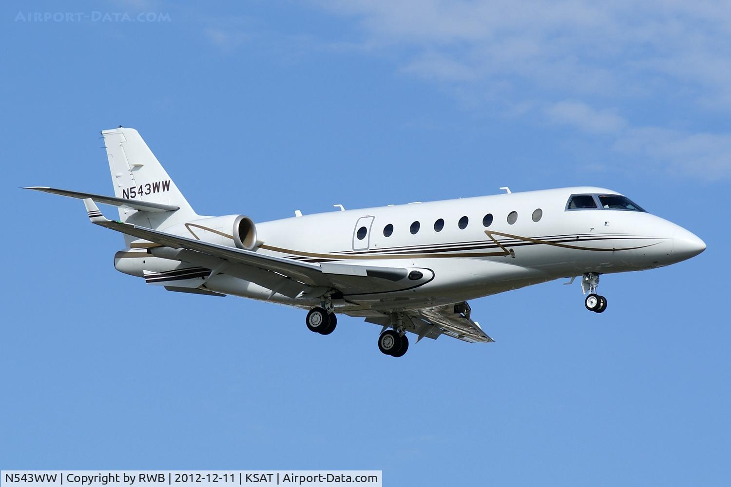 N543WW, 2008 Israel Aerospace Industries Gulfstream 200 C/N 213, On approach 12R