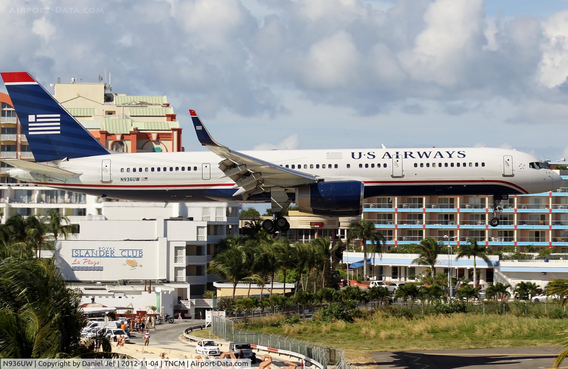 N936UW, 1994 Boeing 757-2B7 C/N 27244, N936UW
