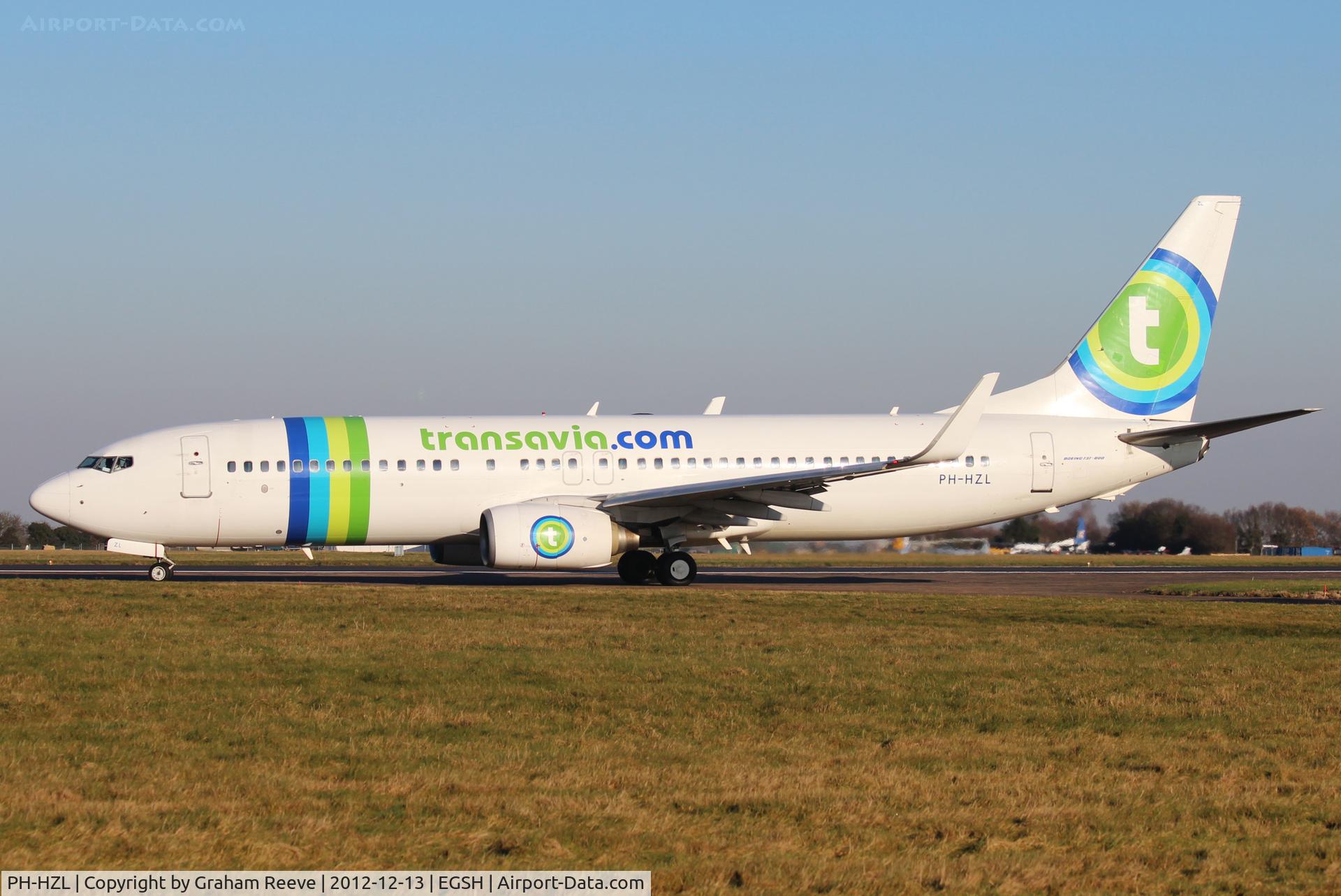 PH-HZL, 2001 Boeing 737-8K2 C/N 30391, About to depart.