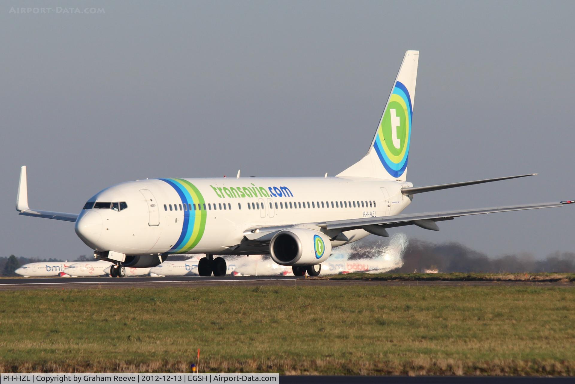 PH-HZL, 2001 Boeing 737-8K2 C/N 30391, On the runway about to depart.