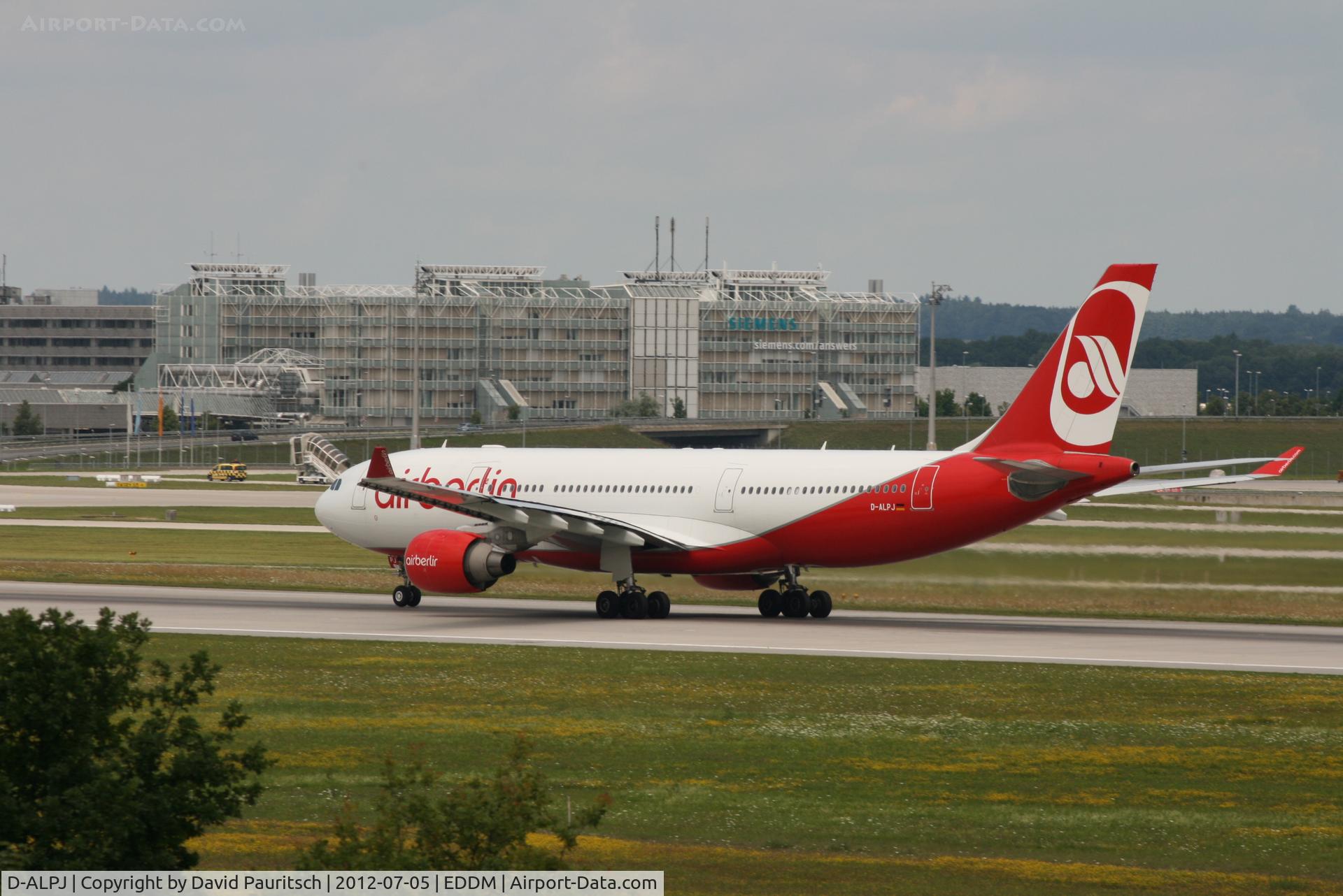 D-ALPJ, 2008 Airbus A330-223 C/N 0911, Air Berlin Airbus A330-200 Take Off to Palma de Mallorca