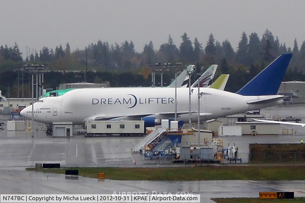 N747BC, 1992 Boeing 747-4J6 C/N 25879, At Everett