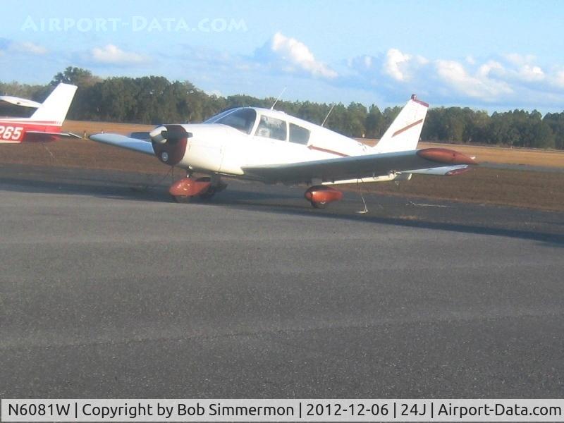 N6081W, 1964 Piper PA-28-140 C/N 28-20095, On the ramp at Live Oak, FL