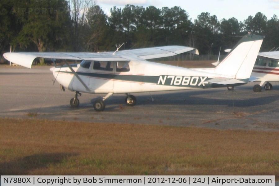 N7880X, 1961 Cessna 172B C/N 17248380, On the ramp at Live Oak, FL