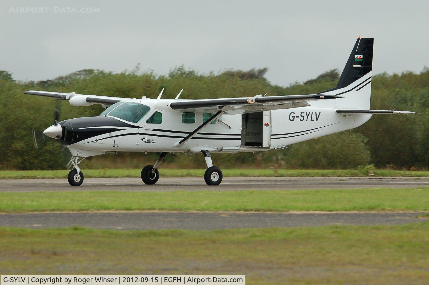 G-SYLV, 2002 Cessna 208B  Grand Caravan C/N 208B0936, Skydive Swansea's Grand Caravan landing on Runway 22 after droping a stick of skydivers.