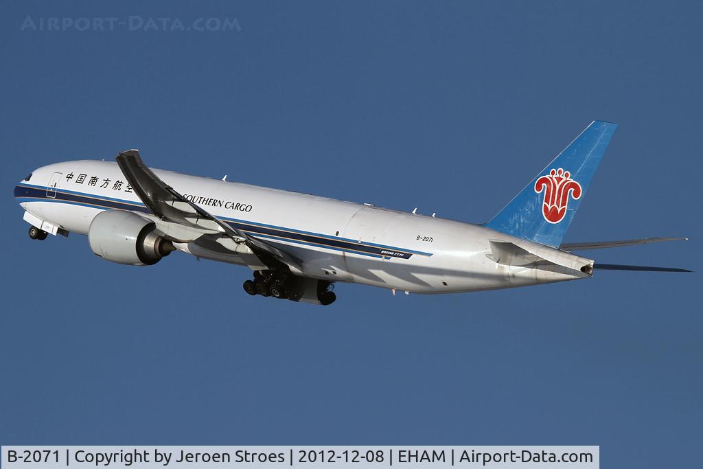 B-2071, 2009 Boeing 777-F1B C/N 37309, winter in Holland