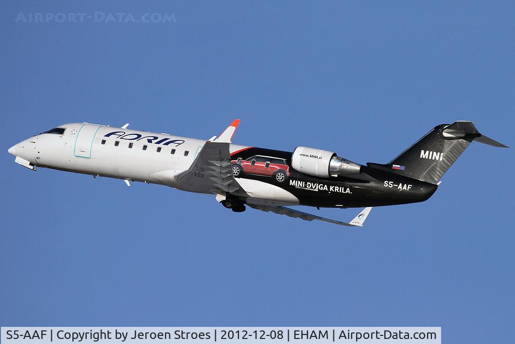 S5-AAF, 1998 Canadair CRJ-200LR (CL-600-2B19) C/N 7272, winter in Holland