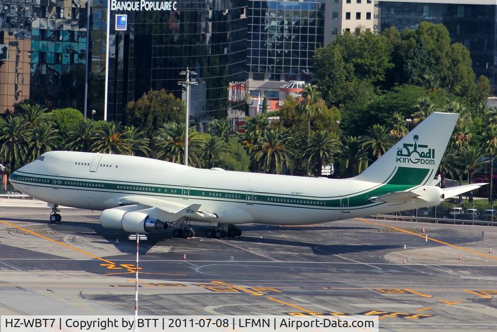 HZ-WBT7, 1992 Boeing 747-4J6 C/N 25880, Parked