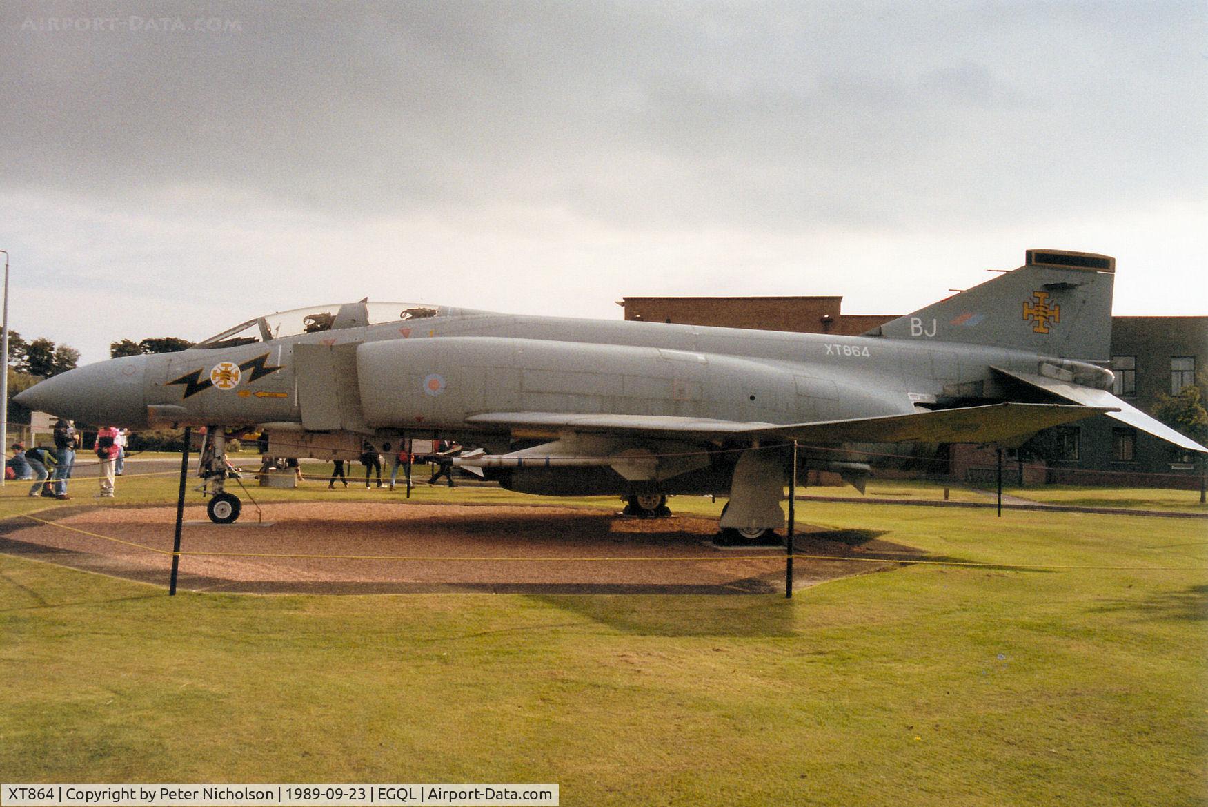 XT864, 1968 McDonnell Douglas Phantom FG1 C/N 2475, Phantom FG.1 of 111 Squadron on display at the 1989 RAF Leuchars Airshow.