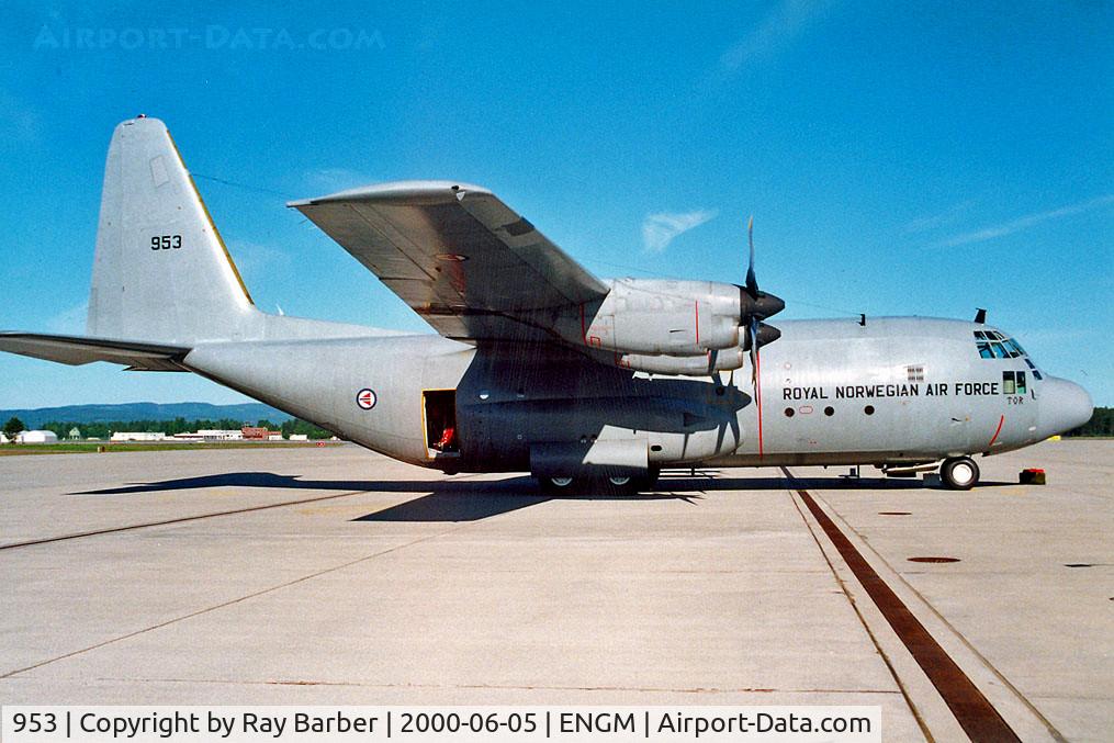 953, 1968 Lockheed C-130H Hercules C/N 382-4335, Lockheed C-130H Hercules [4335] (Royal Norwegian AF) Oslo-Gardemoen~LN 05/06/2000