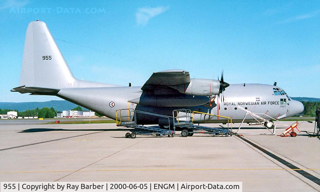 955, 1969 Lockheed C-130H Hercules C/N 382-4337, Lockheed C-130H Hercules [4337] (Royal Norwegian AF) Oslo-Gardemoen~LN 05/06/2000