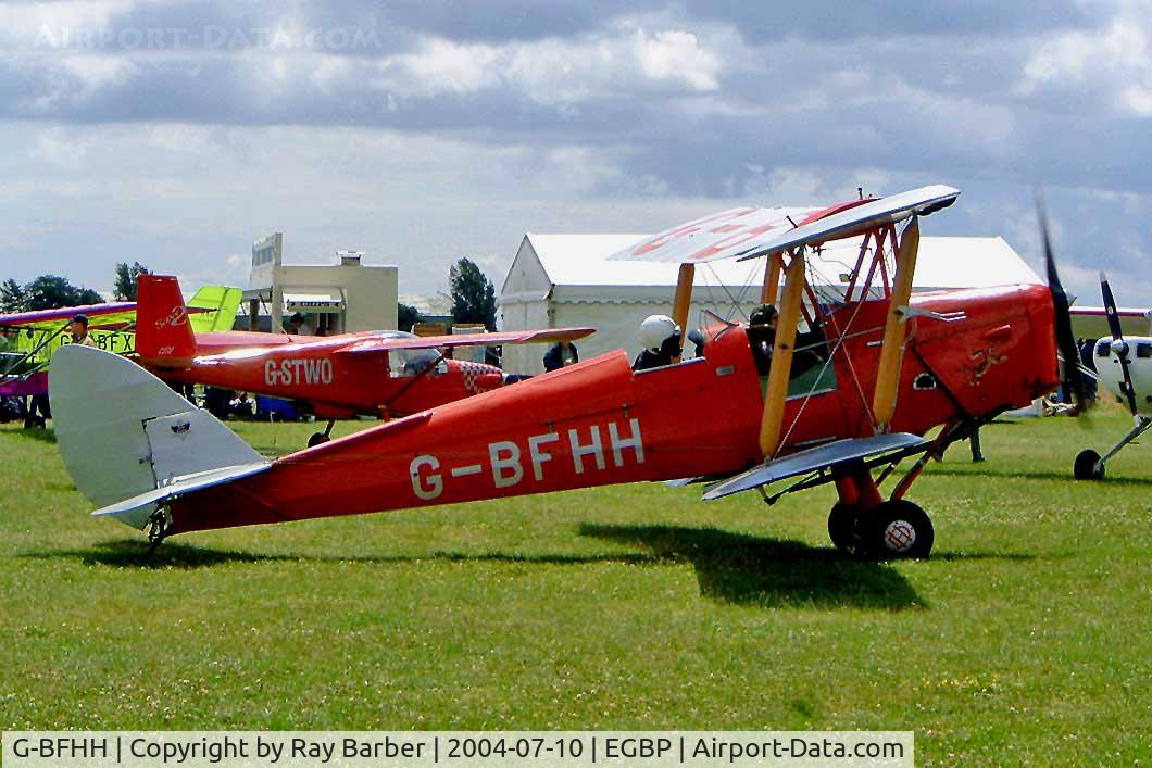 G-BFHH, 1942 De Havilland DH-82A Tiger Moth II C/N 85933, De Havilland DH.82A Tiger Moth [85933] Kemble~G 10/07/2004