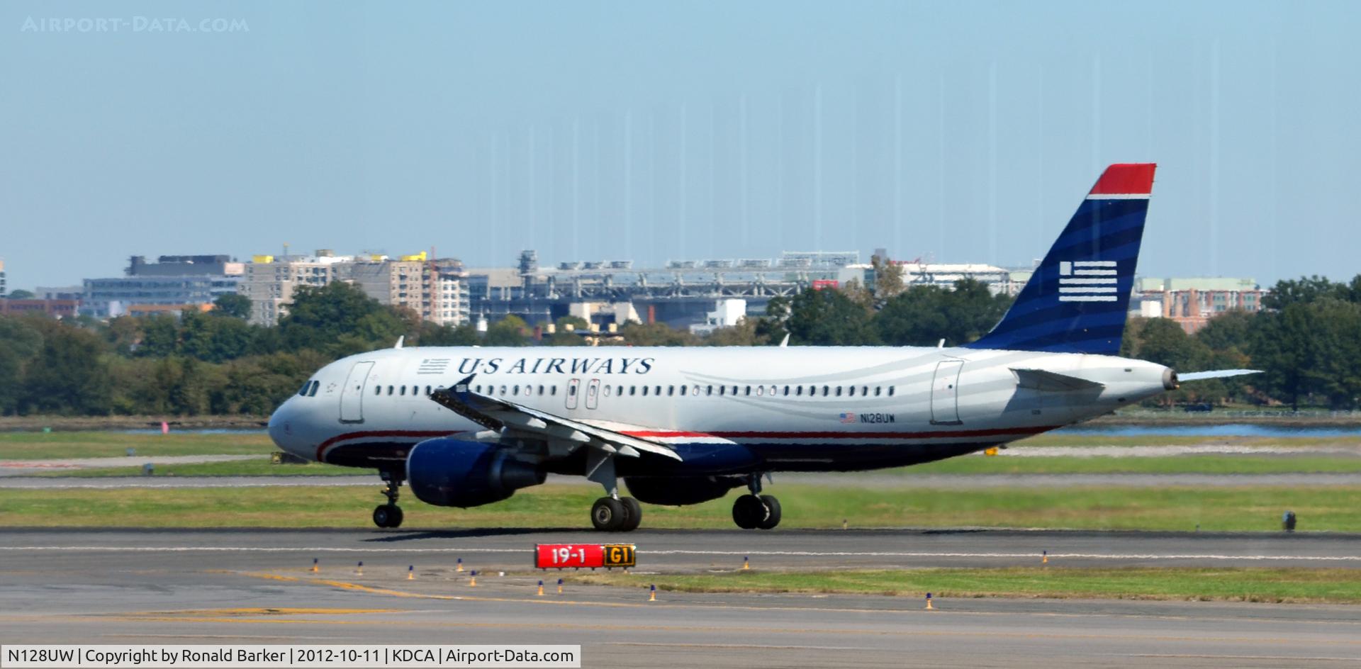 N128UW, 2010 Airbus A320-214 C/N 4242, Takeoff DCA