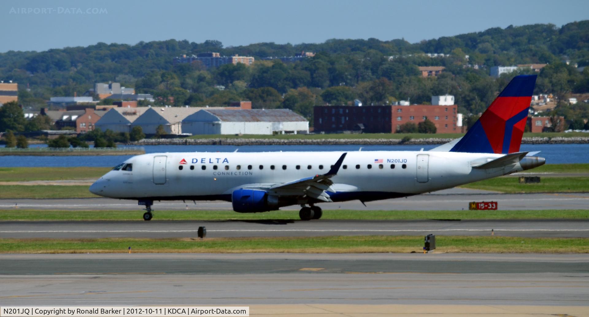 N201JQ, 2008 Embraer 175LR (ERJ-170-200LR) C/N 17000235, Landing DCA