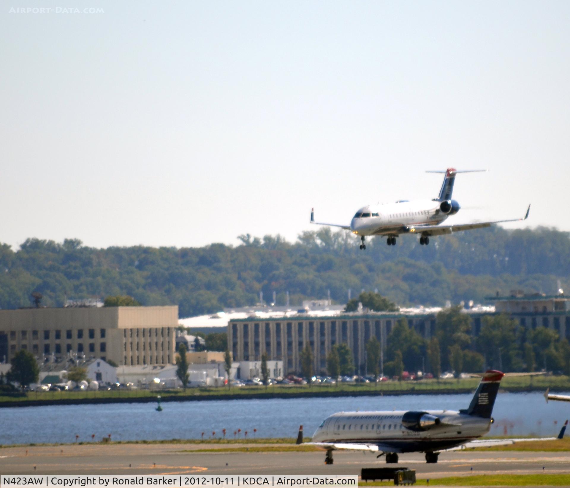 N423AW, 2002 Bombardier CRJ-200LR (CL-600-2B19) C/N 7636, Landing DCA