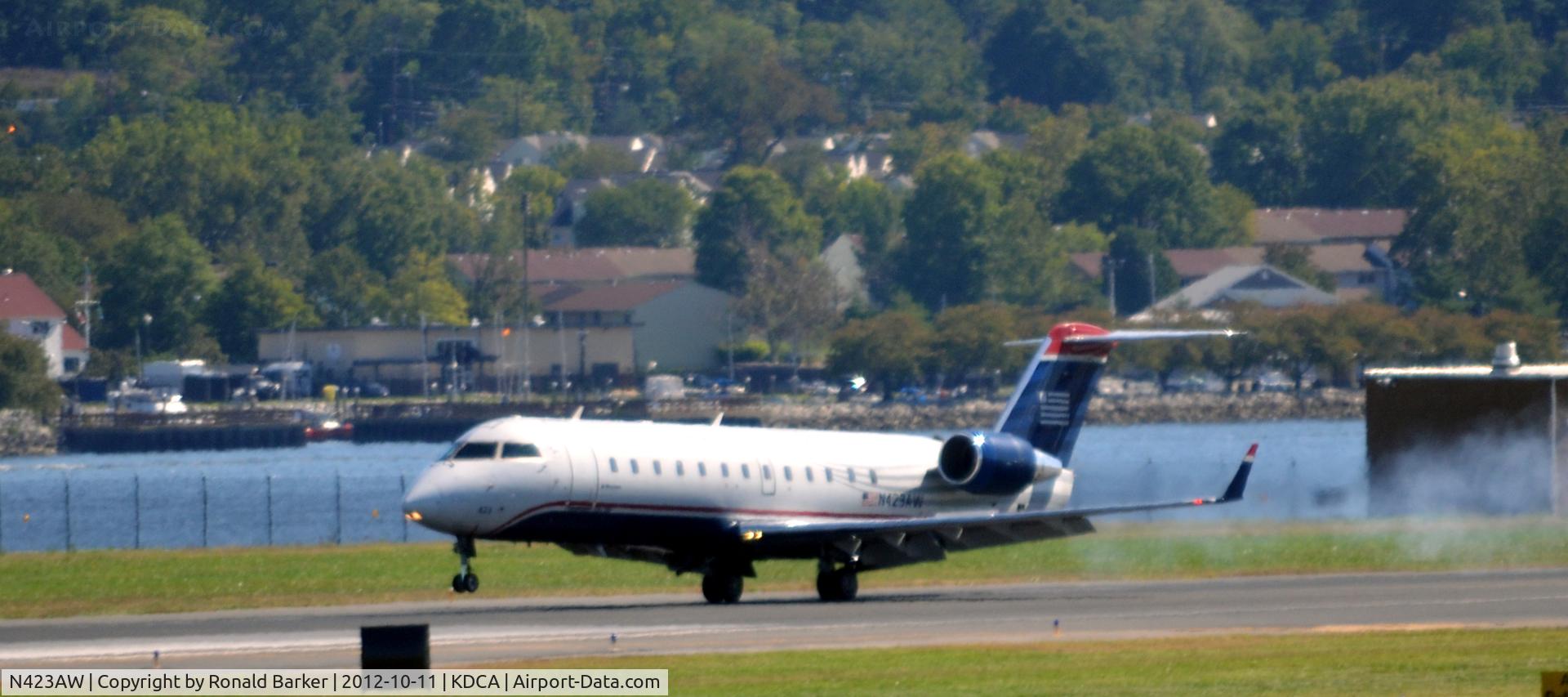 N423AW, 2002 Bombardier CRJ-200LR (CL-600-2B19) C/N 7636, Landing DCA