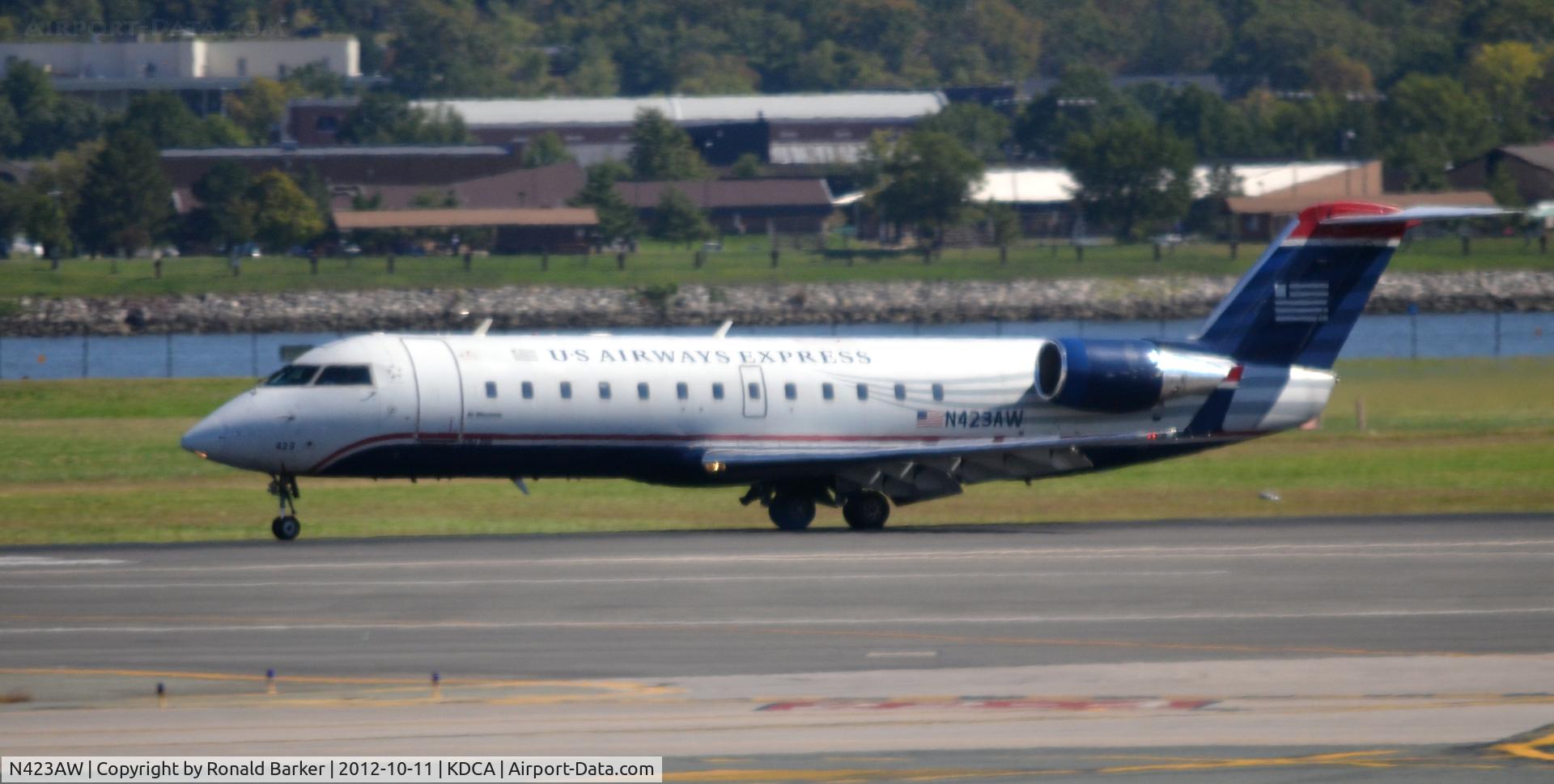 N423AW, 2002 Bombardier CRJ-200LR (CL-600-2B19) C/N 7636, Landing DCA