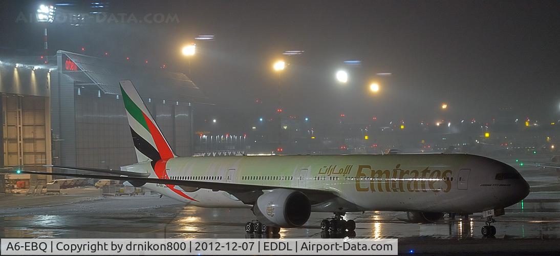 A6-EBQ, 2006 Boeing 777-36N/ER C/N 33863, heavy snow weather in DUS