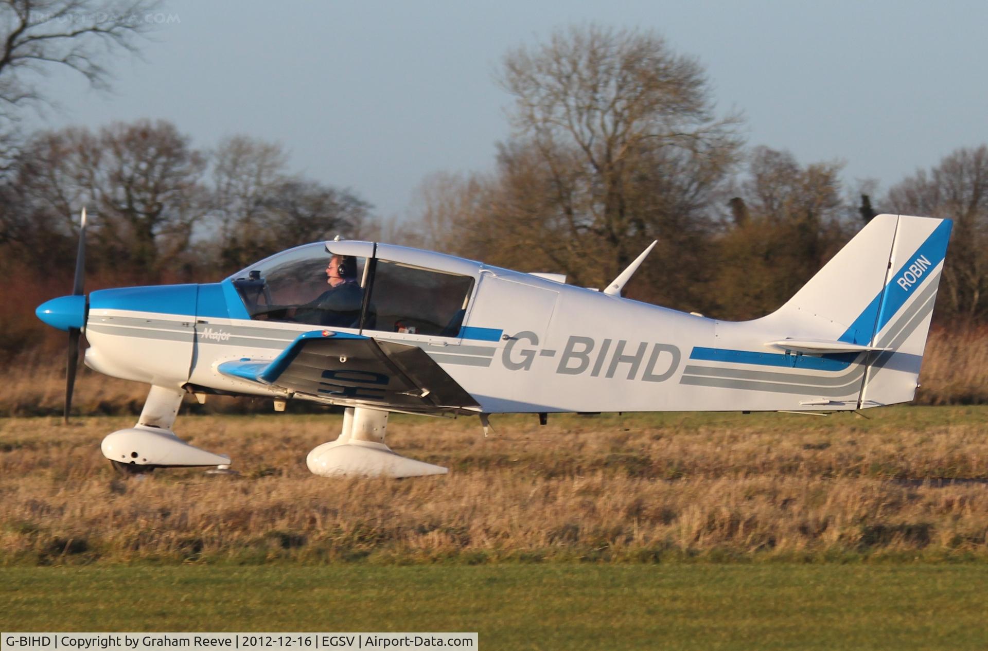 G-BIHD, 1980 Robin DR-400-160 Chevalier C/N 1510, Departing from Old Buckenham.