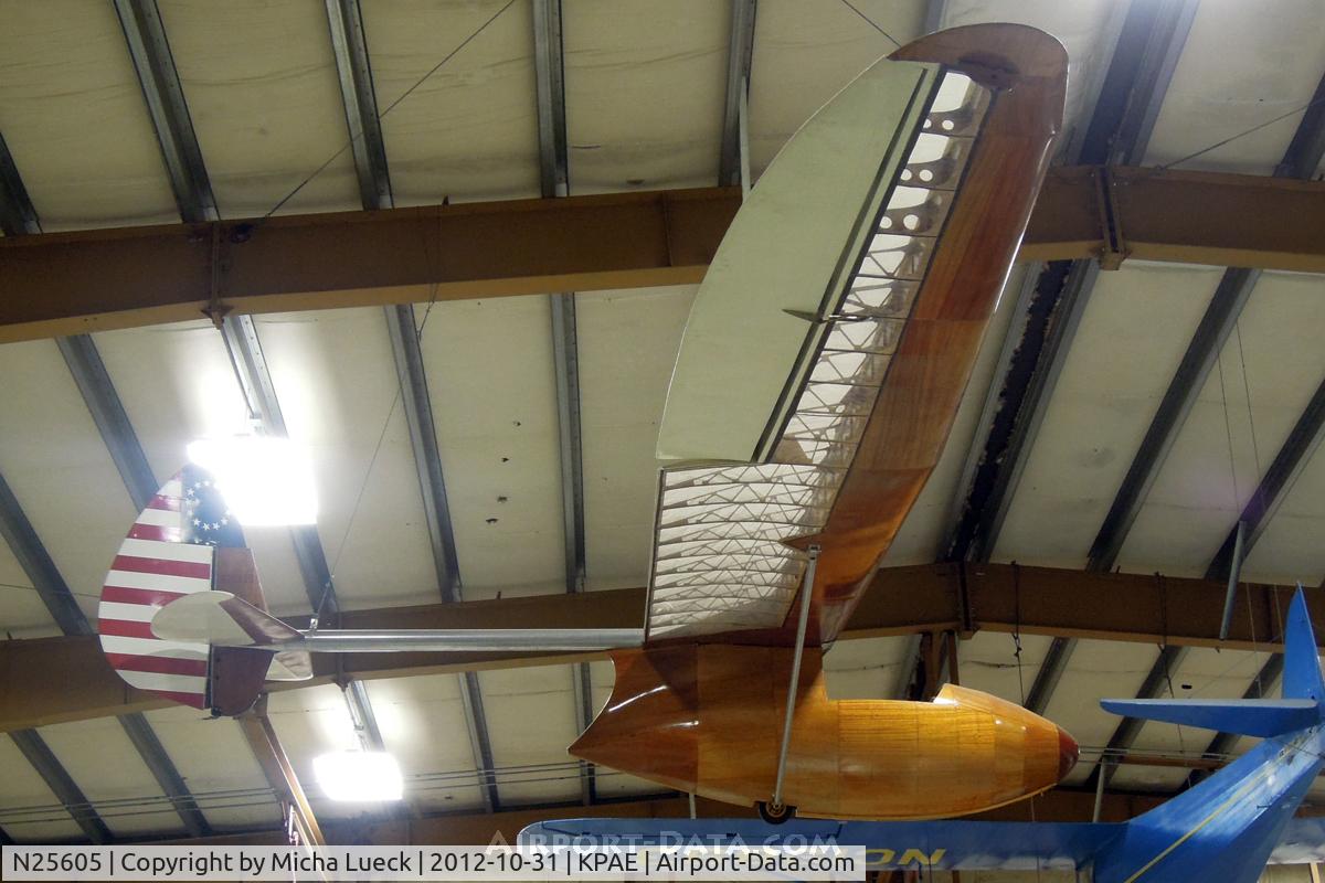 N25605, 1940 Bowlus BA-100 C/N 114, At the Museum of Flight Restoration Center, Everett