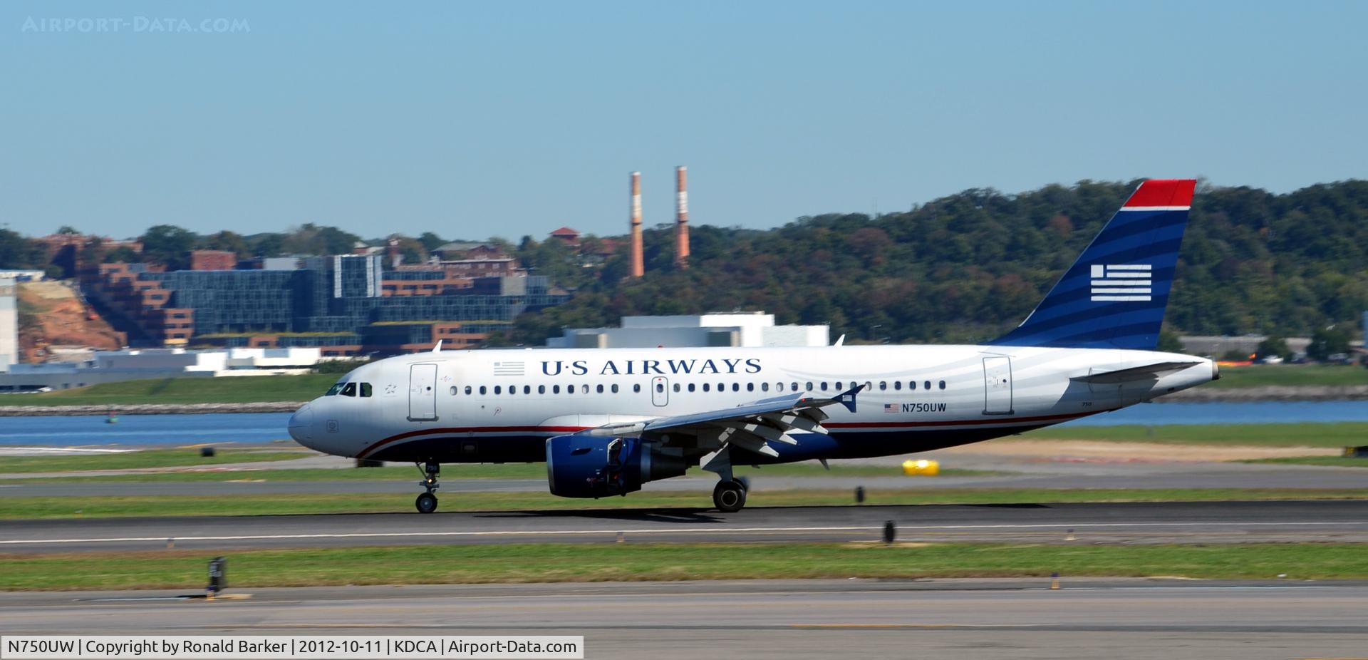N750UW, 2000 Airbus A319-112 C/N 1315, Landing DCA