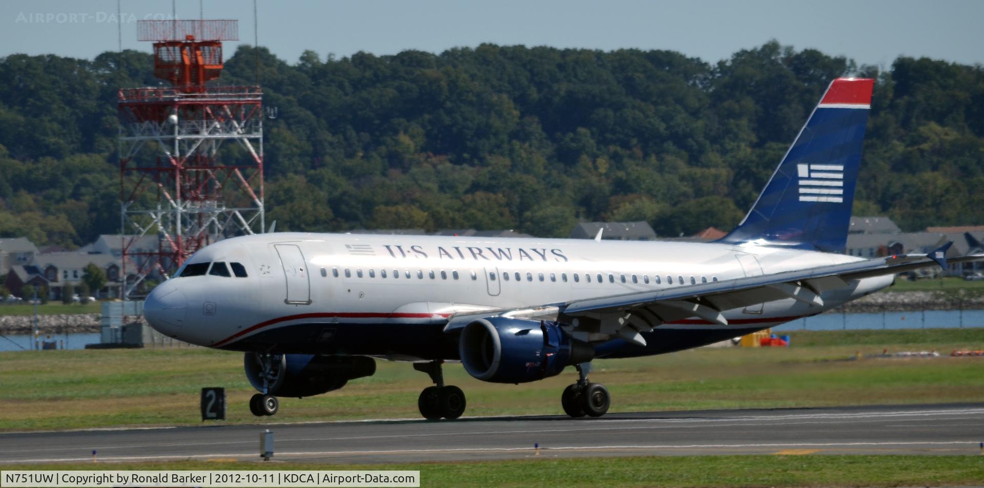 N751UW, 2000 Airbus A319-112 C/N 1317, landing DCA