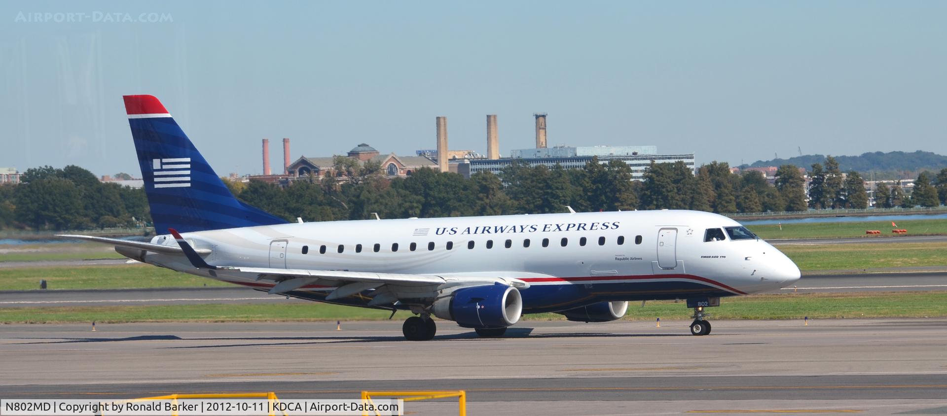 N802MD, 2004 Embraer 170SU (ERJ-170-100SU) C/N 17000013, Taxi DCA