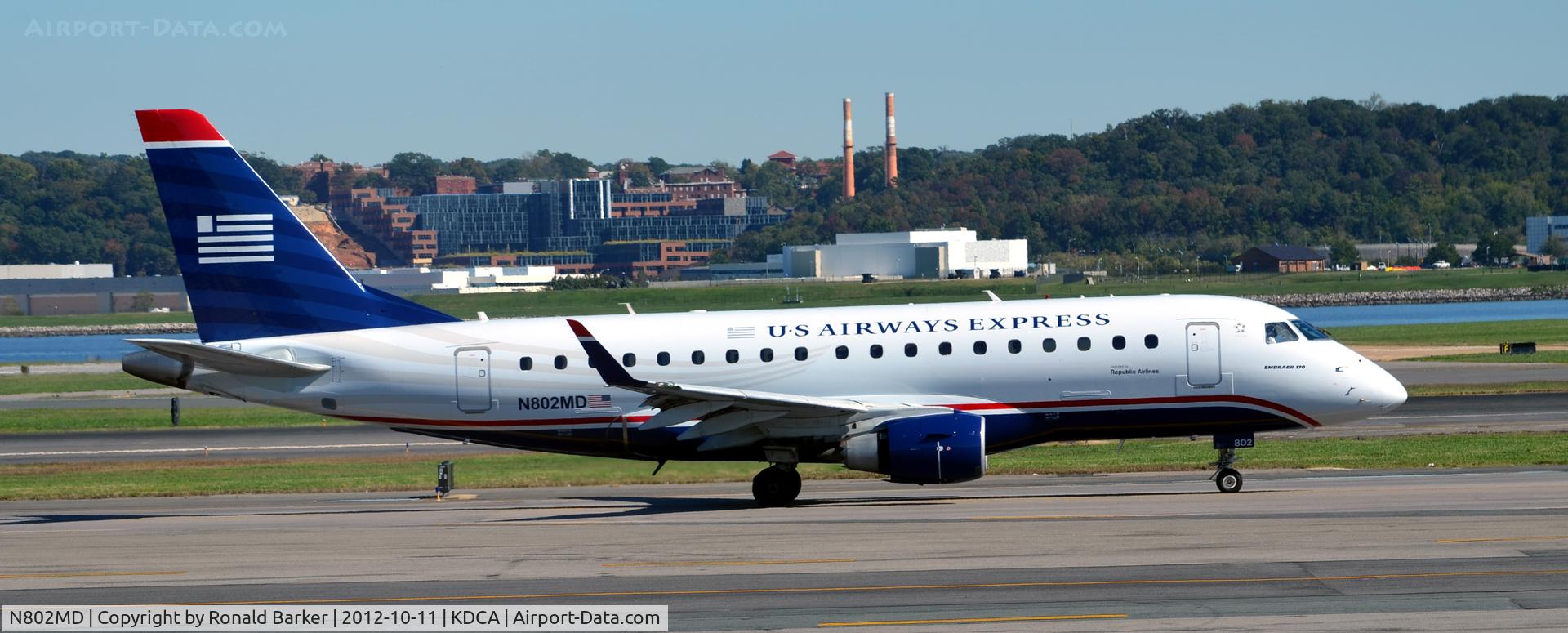 N802MD, 2004 Embraer 170SU (ERJ-170-100SU) C/N 17000013, Taxi DCA