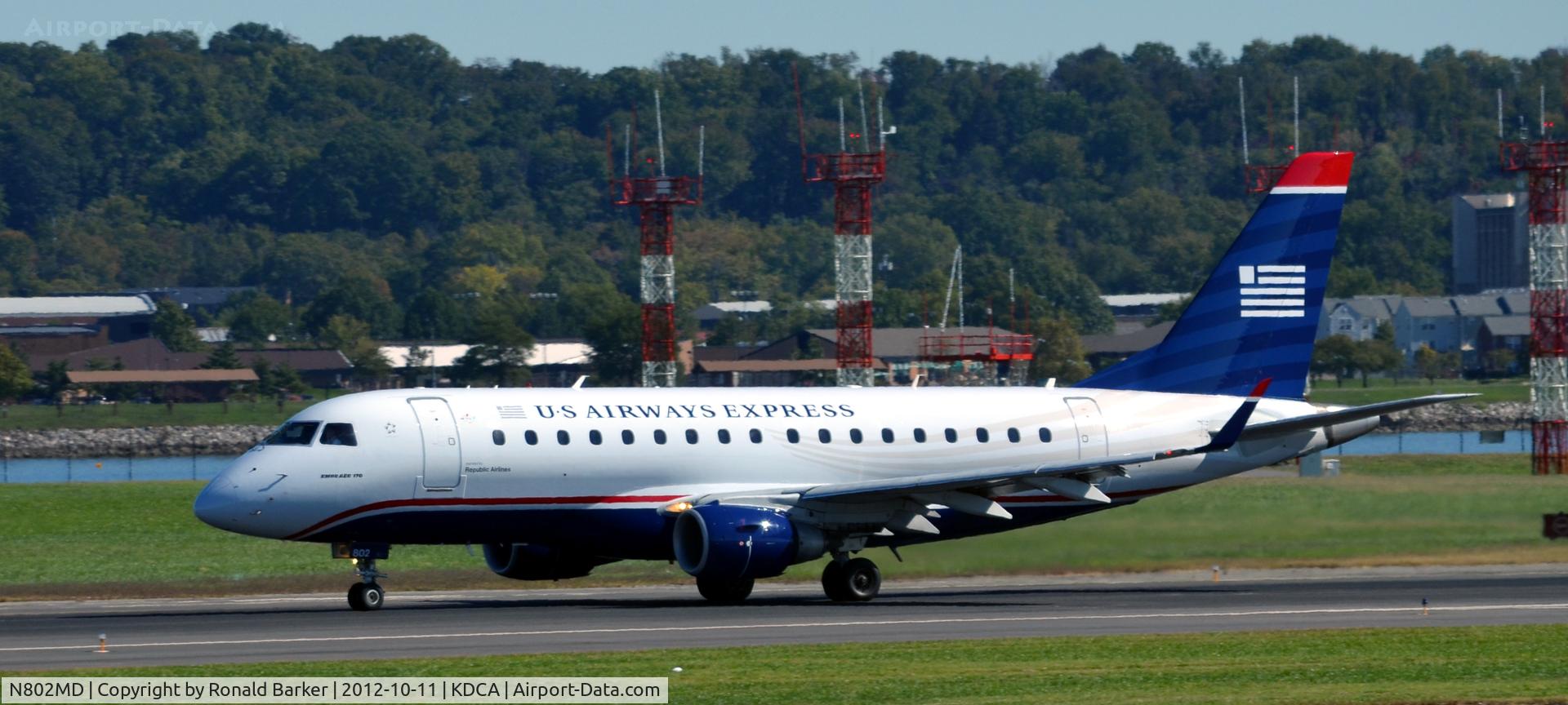 N802MD, 2004 Embraer 170SU (ERJ-170-100SU) C/N 17000013, Takeoff DCA