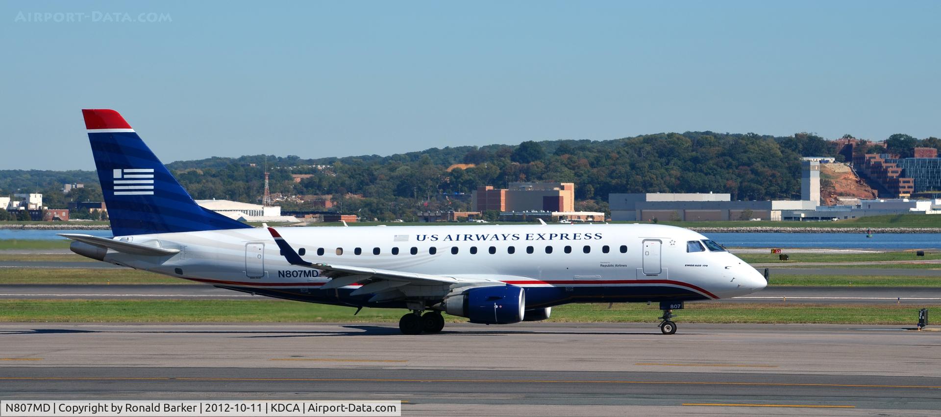 N807MD, 2004 Embraer 170SU (ERJ-170-100SU) C/N 17000020, Taxi DCA VA