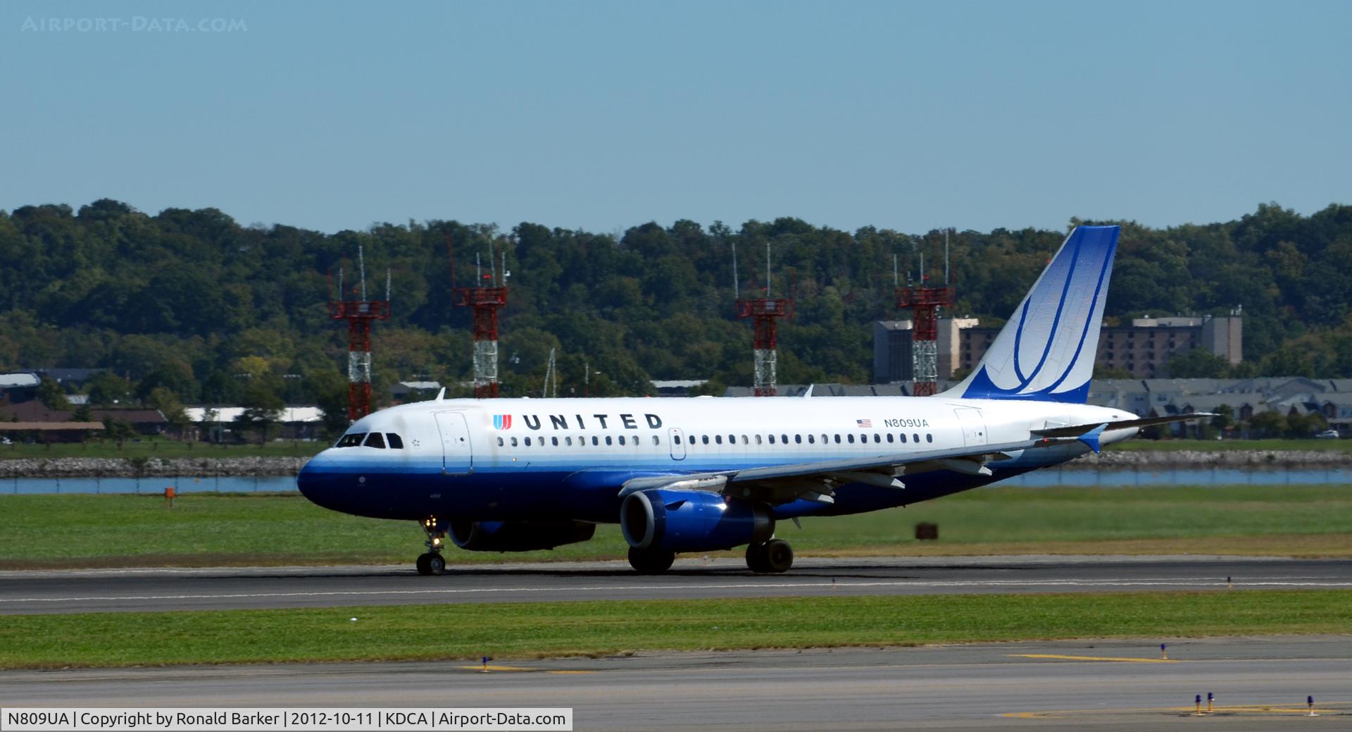 N809UA, 1998 Airbus A319-131 C/N 825, Takeoff DCA