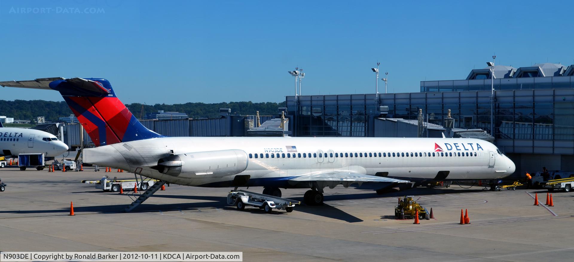 N903DE, 1992 McDonnell Douglas MD-88 C/N 53380, DCA VA