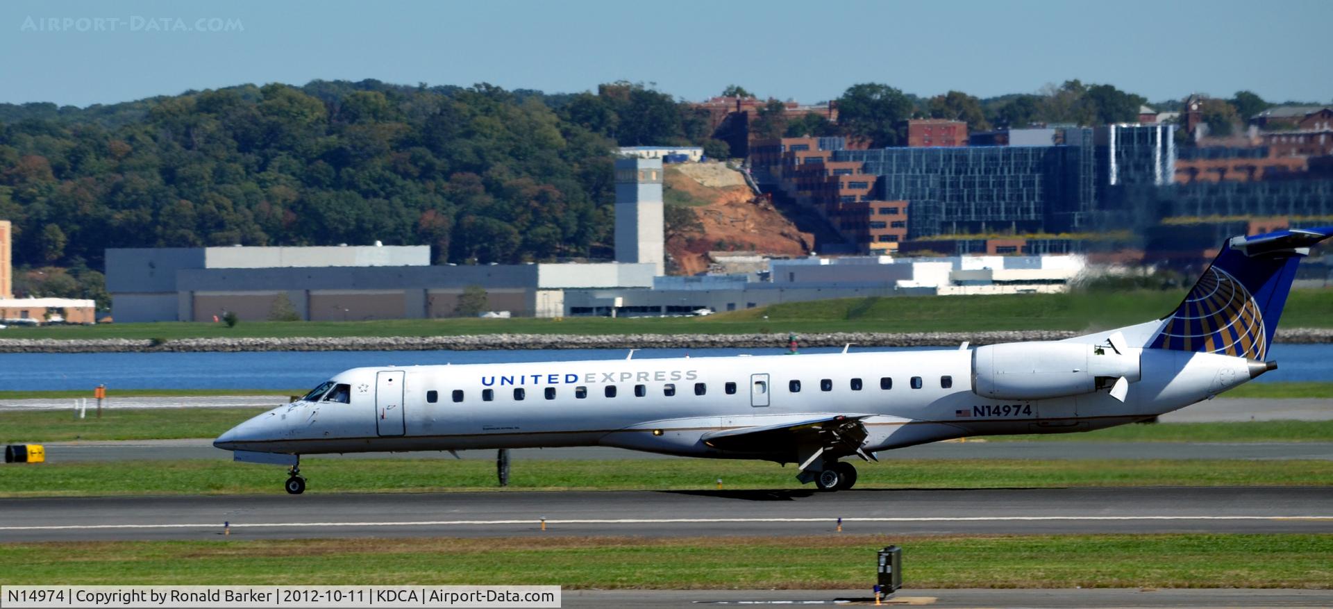 N14974, 1999 Embraer ERJ-145LR (EMB-145LR) C/N 145161, Landing DCA