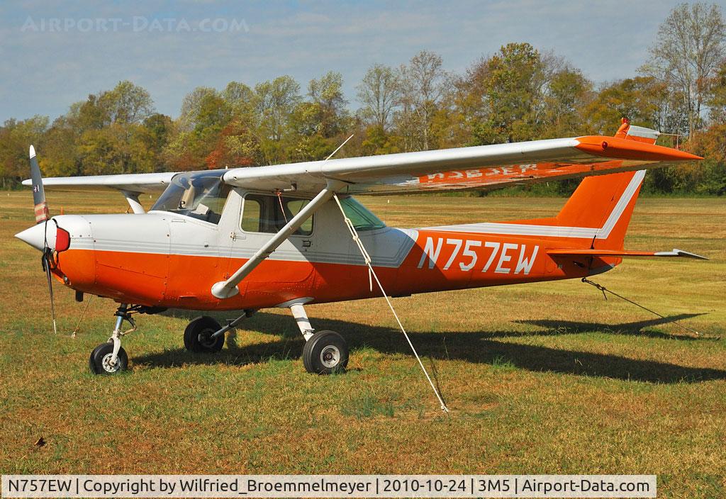 N757EW, 1977 Cessna 152 C/N 15279690, Seen on my spotter tour 2010.