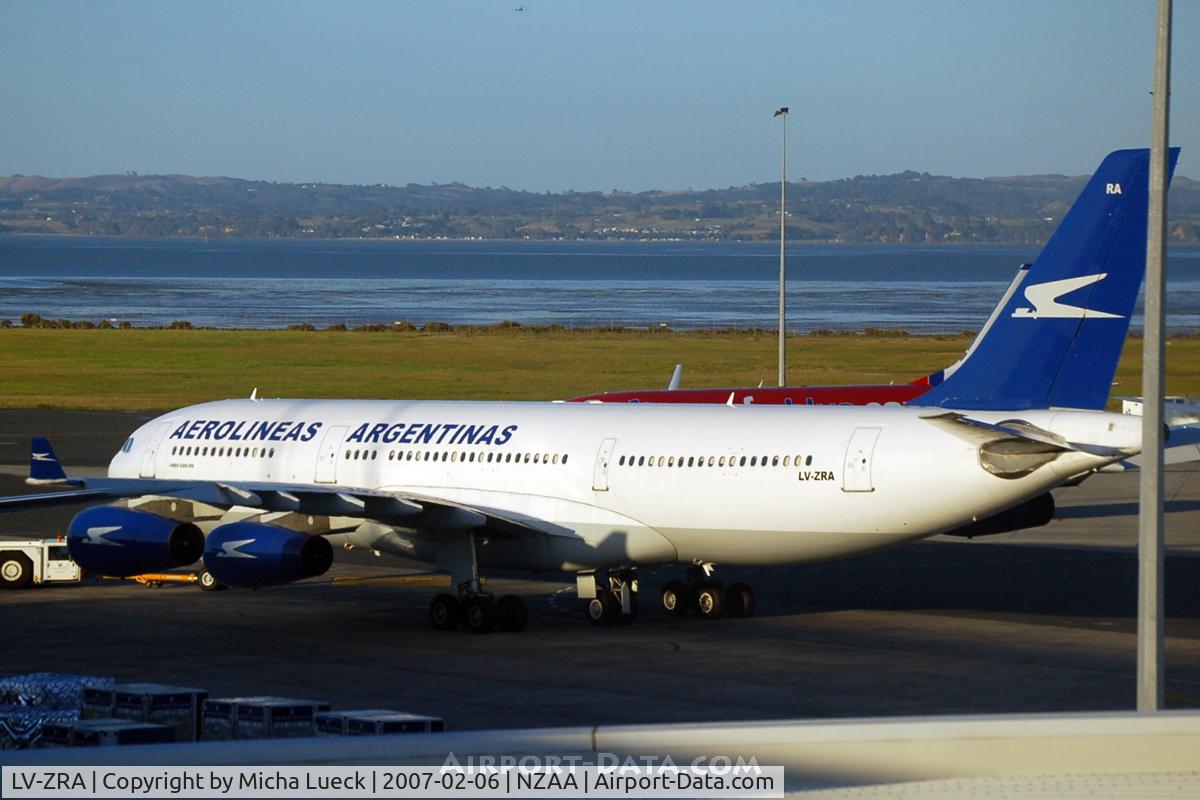 LV-ZRA, 1995 Airbus A340-211 C/N 085, At Auckland