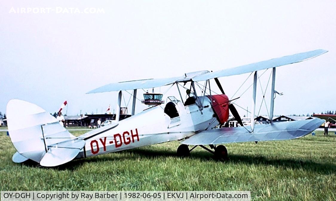 OY-DGH, De Havilland DH-82A Tiger Moth II C/N 85939, De Havilland DH.82A Tiger Moth [85939] Stauning~OY 05/06/1982. Image taken from a slide.