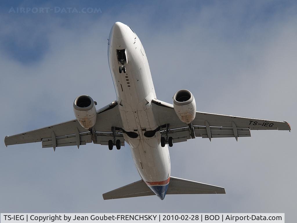 TS-IEG, 1998 Boeing 737-31S C/N 29116, landing 23